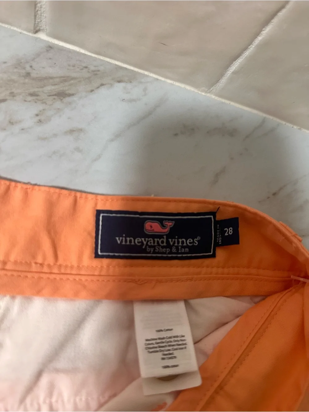Vineyard Vines Club Shorts in solid orange, size 28